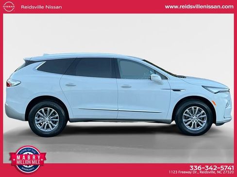 Used 2024 Buick Enclave Premium image 7