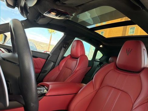Certified 2022 Maserati Levante GT image 17