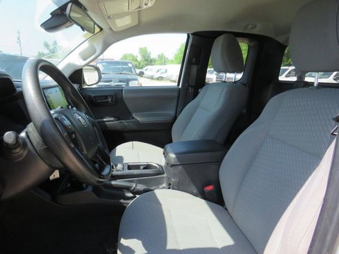 Used 2022 Toyota Tacoma SR AWD/4WD image 13