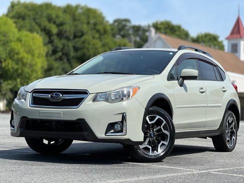Used 2016 Subaru Crosstrek 2.0i Premium w/ Moonroof Package AWD/4WD image 1