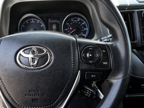 Used 2018 Toyota RAV4 LE w/ All Weather Liner Package AWD/4WD image 20