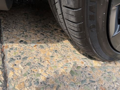 Used 2021 Tesla Model Y Long Range image 22