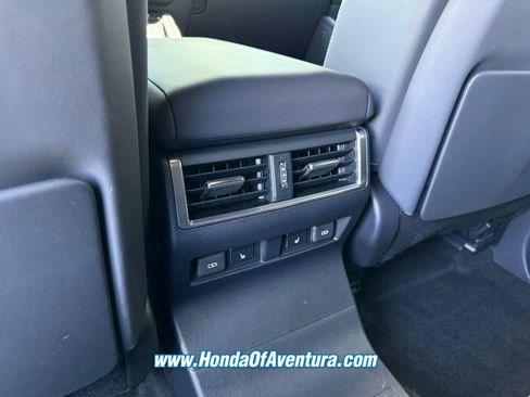 Used 2024 Lexus GX 550 AWD/4WD image 14