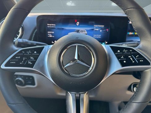 New 2025 Mercedes-Benz GLB 250 4MATIC image 16
