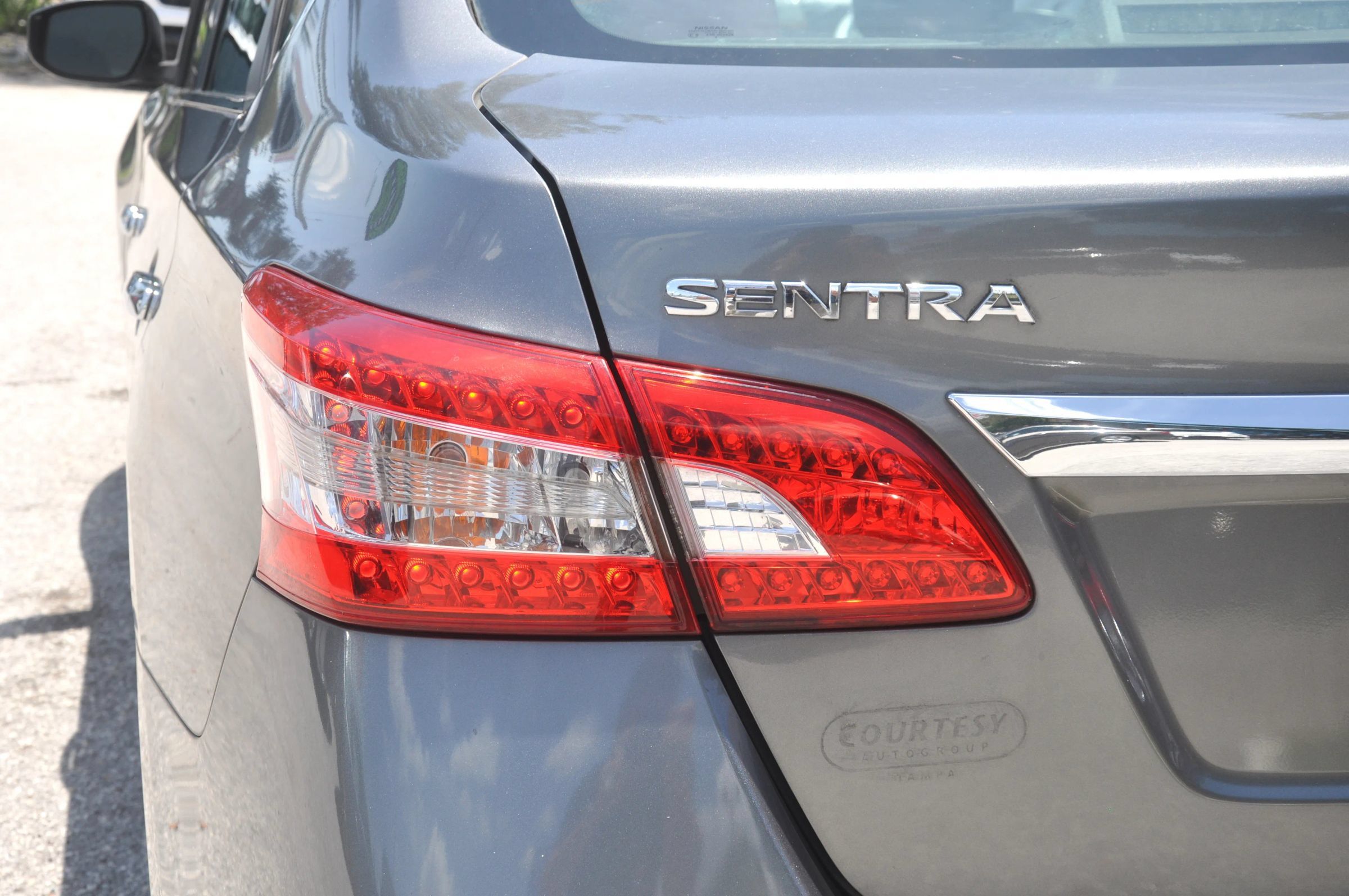 Used 2015 Nissan Sentra SV FWD image 9