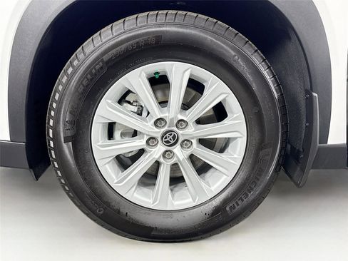 Certified 2024 Toyota Grand Highlander XLE image 12