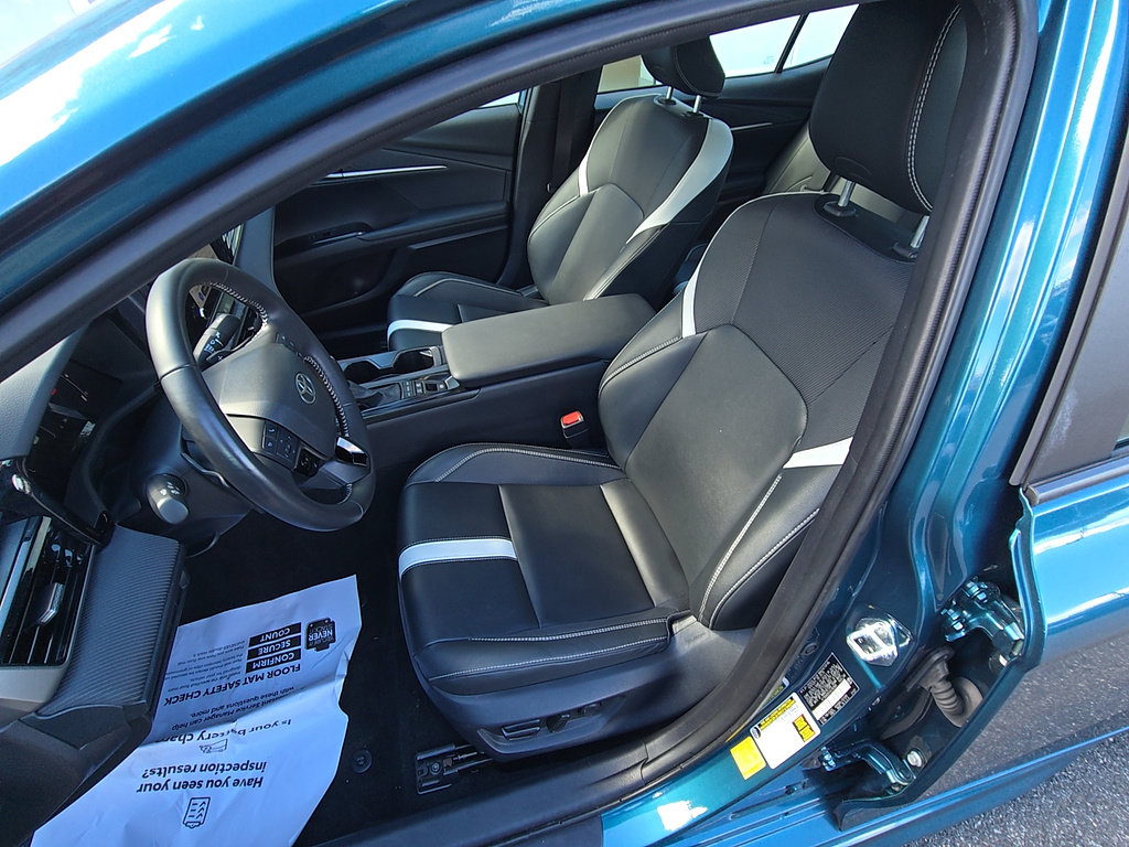 Certified 2025 Toyota Camry SE FWD image 14
