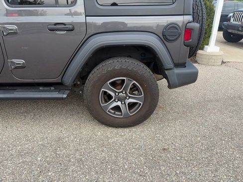 Used 2018 Jeep Wrangler Unlimited Sport S AWD/4WD image 7