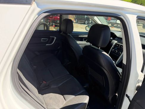 Used 2016 Land Rover Discovery Sport SE AWD/4WD image 9