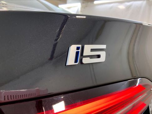 Used 2025 BMW i5 xDrive40 w/ Premium Package AWD/4WD image 29