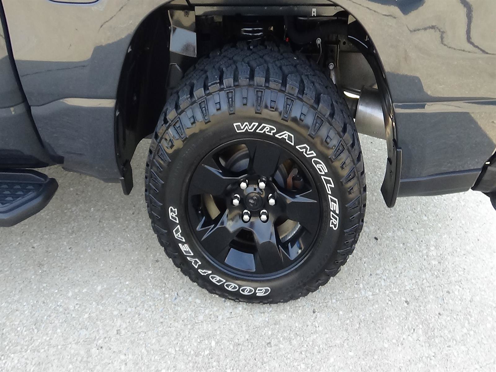 Used 2025 RAM 1500 Warlock AWD/4WD image 11