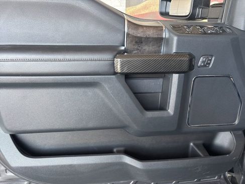 Used 2022 Ford F250 Lariat w/ Lariat Ultimate Package AWD/4WD image 11