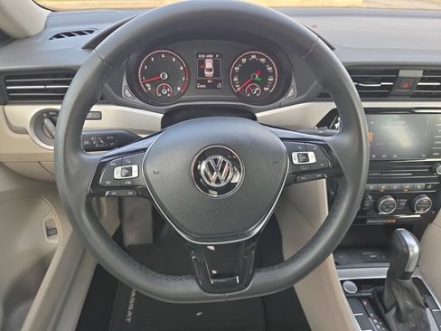 Used 2021 Volkswagen Passat 2.0T SE FWD image 21