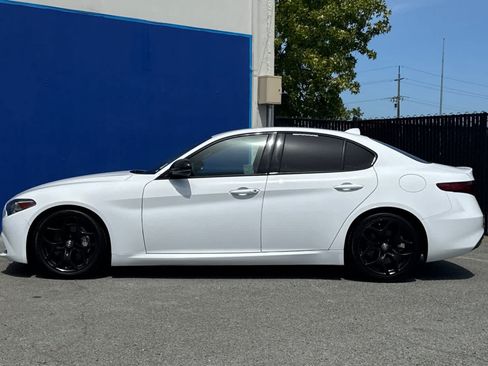 Used 2021 Alfa Romeo Giulia Sprint w/ Nero Edizione RWD image 6