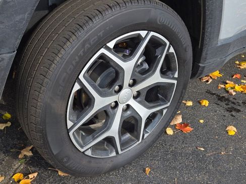 Used 2024 Jeep Compass Limited image 9