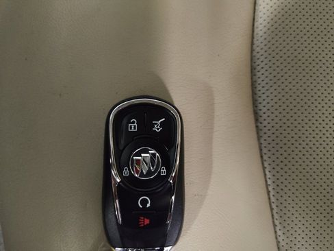 Used 2021 Buick Enclave Essence FWD image 32