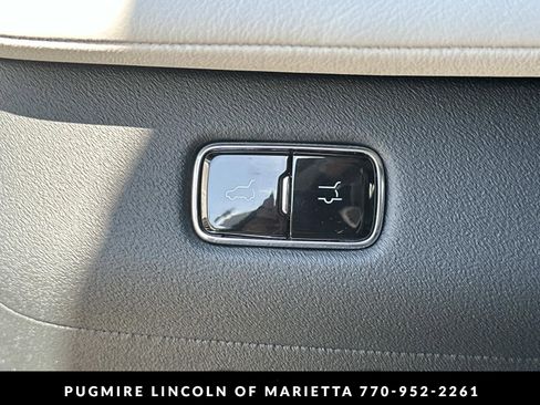 New 2026 Lincoln Navigator Black Label w/ Black Label Special Edition AWD/4WD image 24