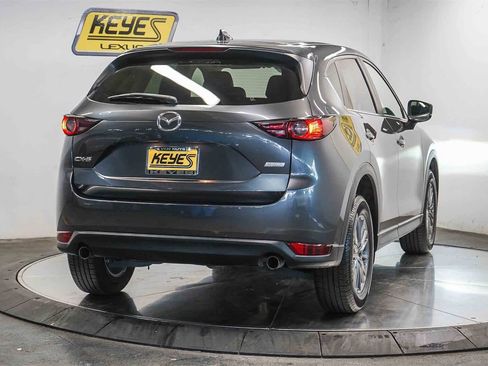 Used 2017 MAZDA CX-5 Touring image 4