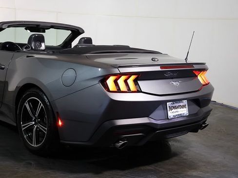 Used 2025 Ford Mustang Premium RWD image 11
