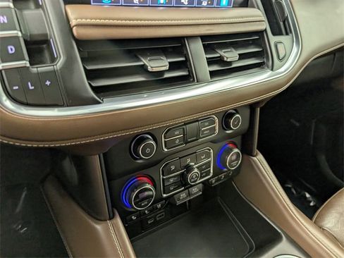 Used 2021 Chevrolet Suburban High Country image 31
