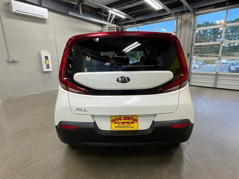 Used 2020 Kia Soul LX FWD image 4