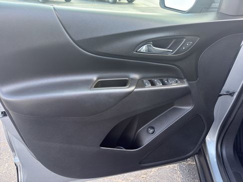 Used 2023 Chevrolet Equinox LT AWD/4WD image 13