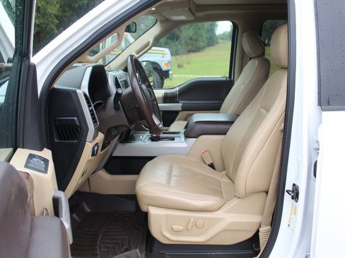 Used 2020 Ford F150 Lariat image 4