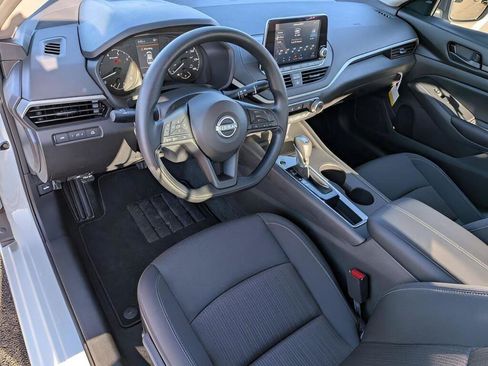 Certified 2025 Nissan Altima 2.5 S FWD image 10