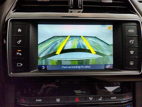 Used 2017 Jaguar F-PACE Prestige image 20