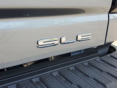 New 2026 GMC Sierra 2500 SLE w/ SLE Value Package; AWD/4WD image 8