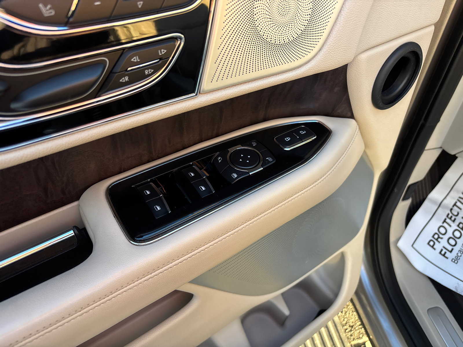 Certified 2020 Lincoln Navigator Reserve w/ Luxury Package AWD/4WD image 13