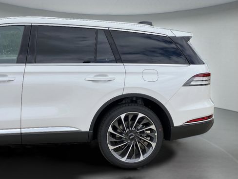 New 2026 Lincoln Aviator Reserve AWD/4WD image 31
