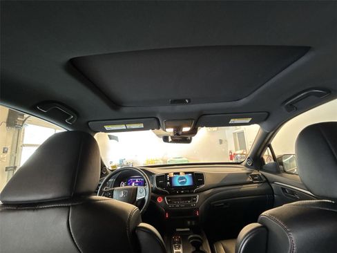 Used 2023 Honda Passport TrailSport image 16