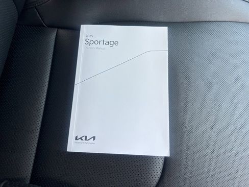 Certified 2025 Kia Sportage EX image 26
