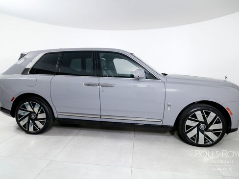 New 2026 Rolls-Royce Cullinan image 9