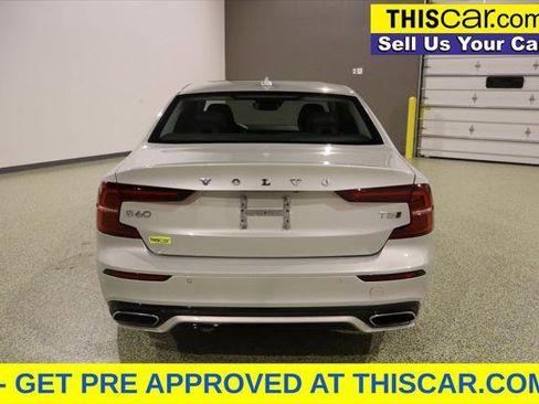 Used 2021 Volvo S60 T5 Momentum w/ Premium Package image 6