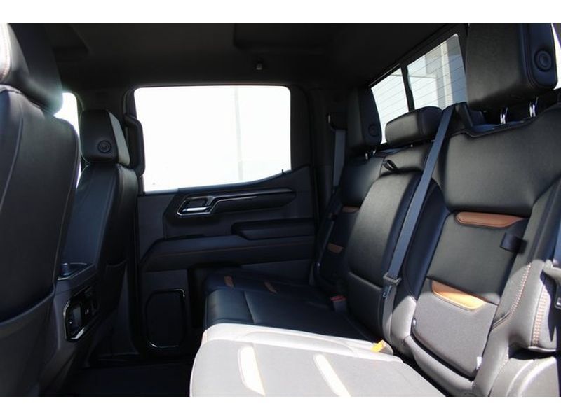 Used 2024 GMC Sierra 1500 AT4 w/ Technology Package AWD/4WD image 13