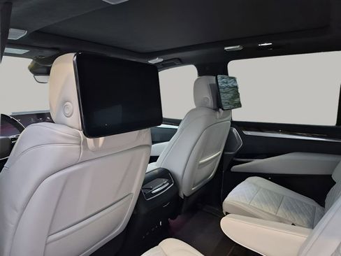 New 2026 Cadillac Escalade ESV Platinum Sport w/ LPO, ONYX Package AWD/4WD image 21