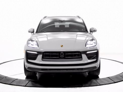 Certified 2025 Porsche Macan S image 10