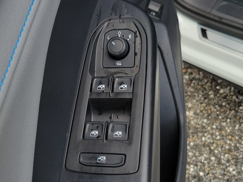 Used 2024 Volkswagen Taos SE FWD image 21