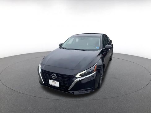 Used 2025 Nissan Altima 2.5 SV FWD image 7