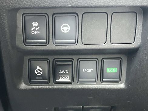 Used 2021 Nissan Rogue Sport SL AWD/4WD image 29