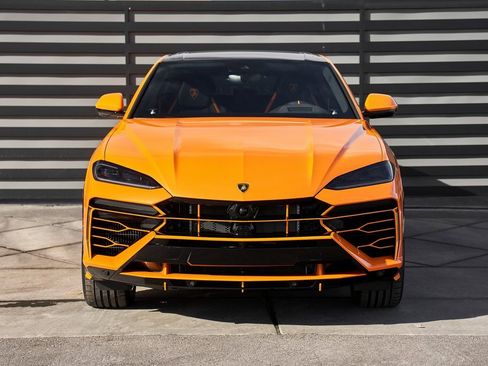 Used 2025 Lamborghini Urus SE image 13