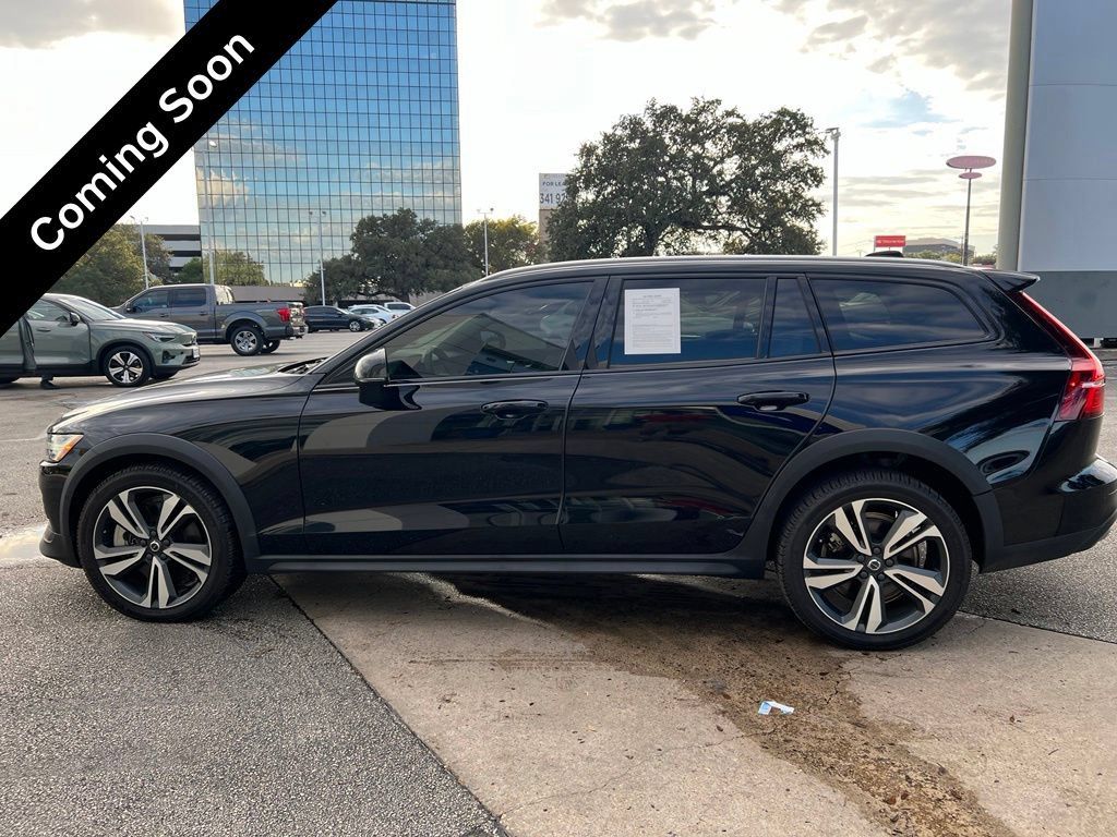 Certified 2024 Volvo V60 B5 Cross Country Plus w/ Protection Package Premier AWD/4WD image 4