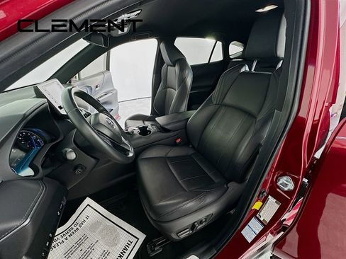 Used 2021 Toyota Venza XLE w/ Softex Package image 29