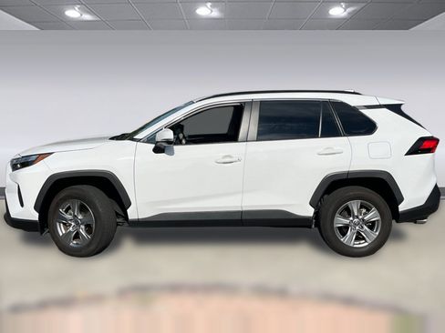 Used 2024 Toyota RAV4 XLE w/ Convenience Package FWD image 2