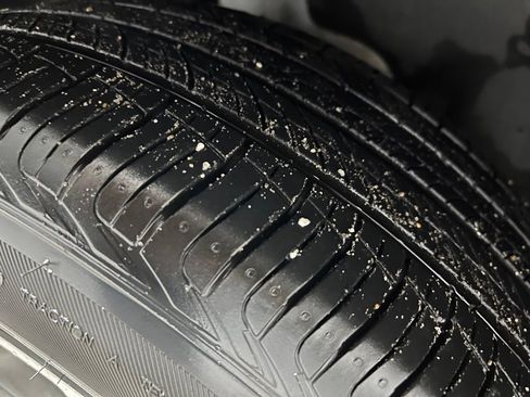 Used 2025 Chevrolet Trax LT image 42