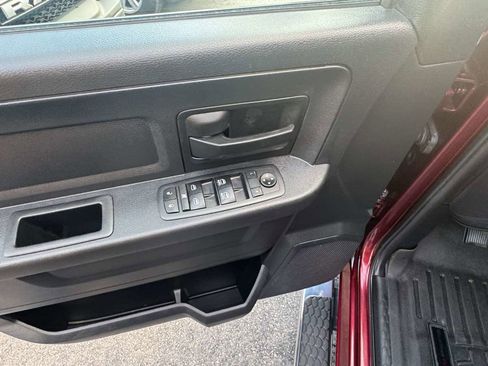 Used 2017 RAM 1500 ST w/ SXT Appearance Group image 11