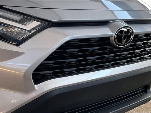 Used 2025 Toyota RAV4 XLE image 28