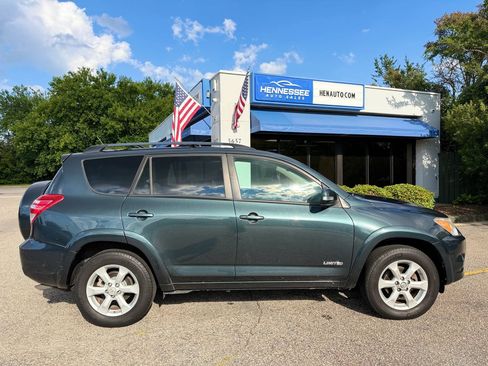 Used 2011 Toyota RAV4 Limited w/ Limited Extra Value Pkg AWD/4WD image 17